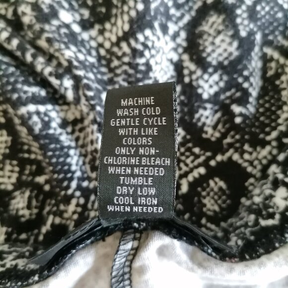 INC International Concept Womens Black White Mid Rise Snakeskin Legging Size 1X - Picture 6 of 6